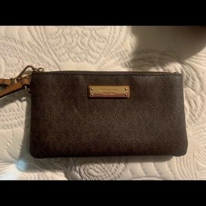 Michael kors wristlet